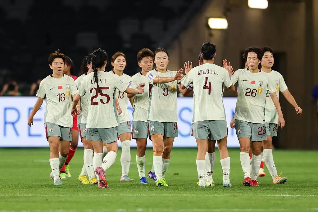 九游娱乐-又菜又懒的混子教练！被米利西奇浪费两年，女足展现惊人下滑速度